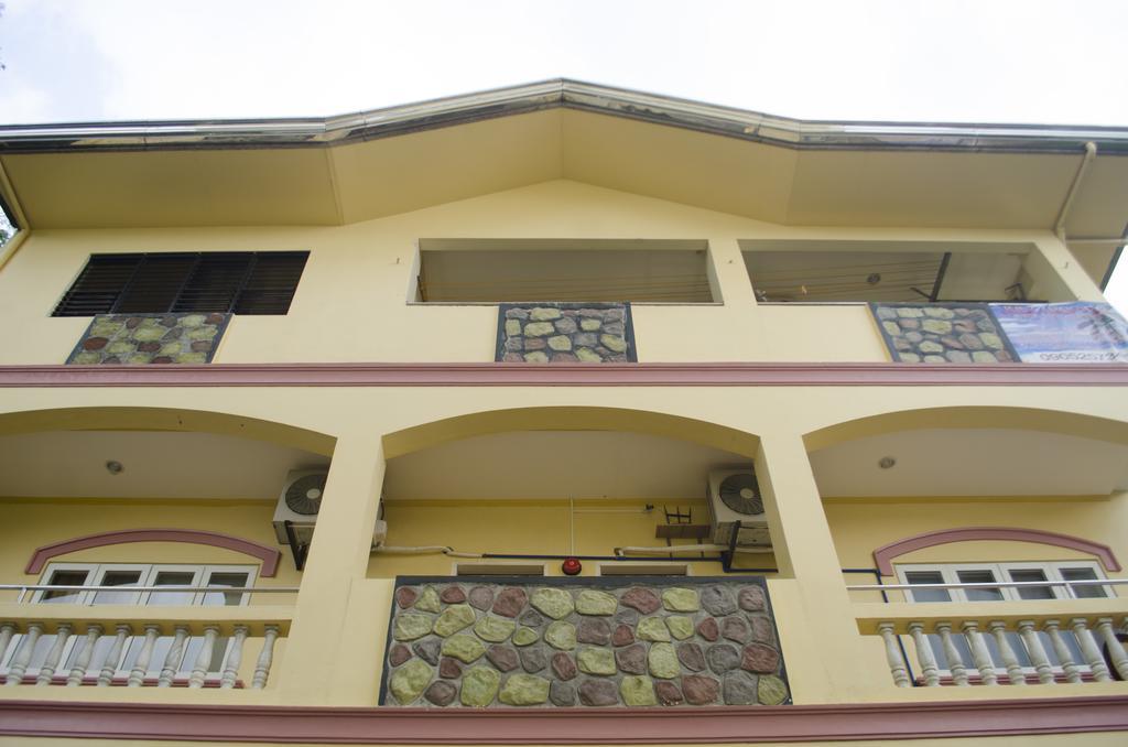 Julz Tropical Apartments Olongapo Dış mekan fotoğraf