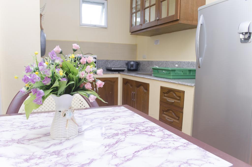 Julz Tropical Apartments Olongapo Dış mekan fotoğraf