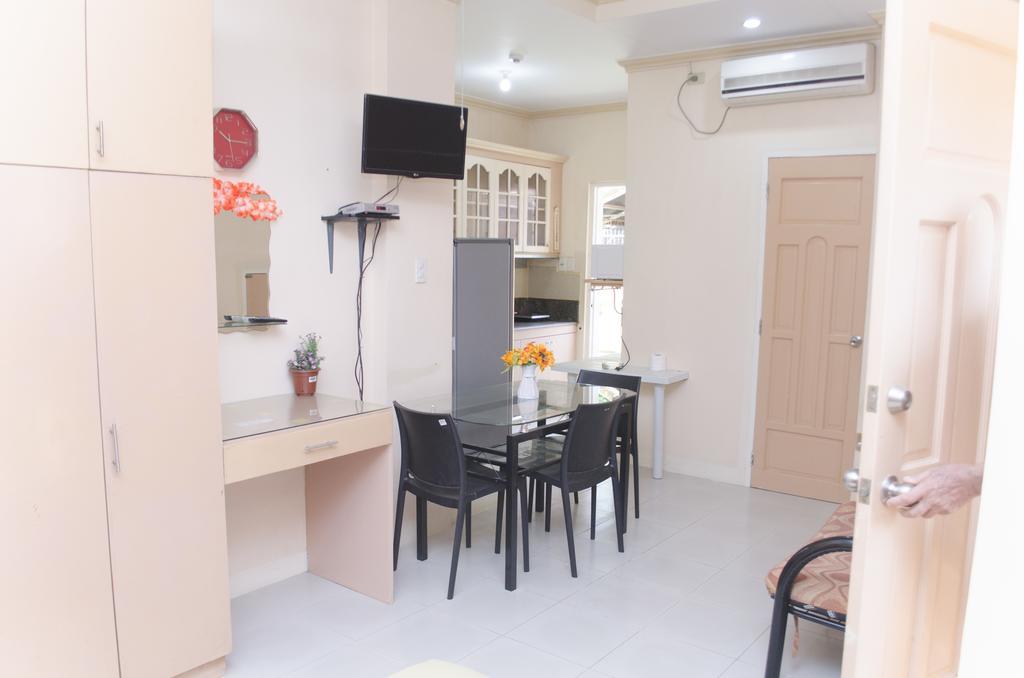 Julz Tropical Apartments Olongapo Dış mekan fotoğraf