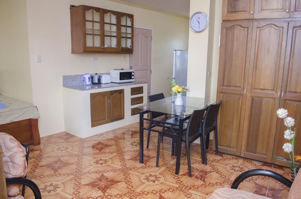 Julz Tropical Apartments Olongapo Dış mekan fotoğraf