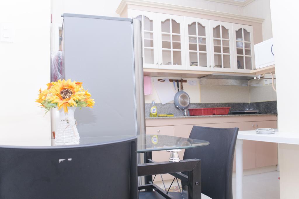 Julz Tropical Apartments Olongapo Dış mekan fotoğraf